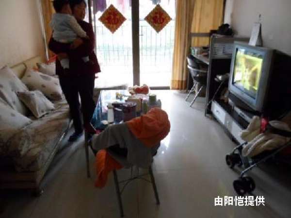 【多图】英郡年华一期出租 71平 2200元\/月 地